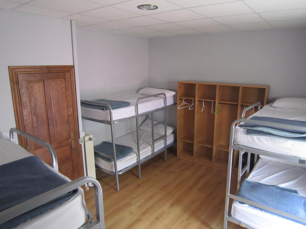 Albergue La Estacion Llanes Ruang foto